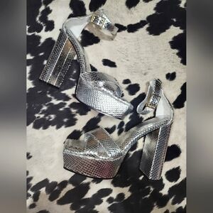 NWOB Good American Snakeskin Embossed Platforms